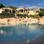 Wind Rose -group House Near The Sea بيت للعطل